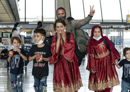 واشنطن تمنح اللاجئين الأفغان الحماية المؤقتة