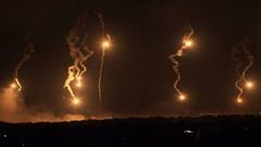 قوات الاحتلال تطلق قنابل إنارة شرق خان يونس