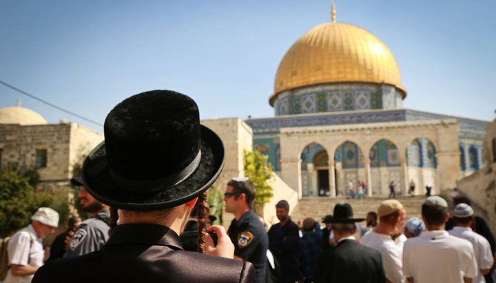 مستوطنون يقتحمون باحات الأقصى تزامنا مع مايسمى "عيد المساخر"