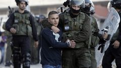 الاحتلال يعتقل فتيين من قرية العرقة غرب جنين