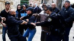 شرطة الاحتلال تعتقل شابا من مخيم قلنديا داخل أراضي الـ48