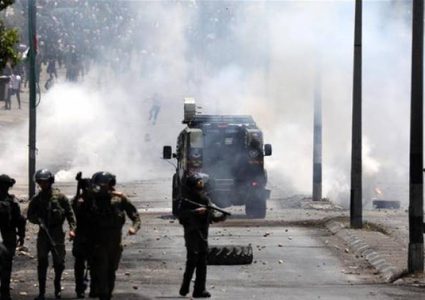 إصابة 5 شبان بالرصاص خلال مواجهات مع الاحتلال في الخليل