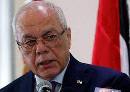 "الإعلام" تستذكر الطيب عبد الرحيم في سنوية غيابه الثانية