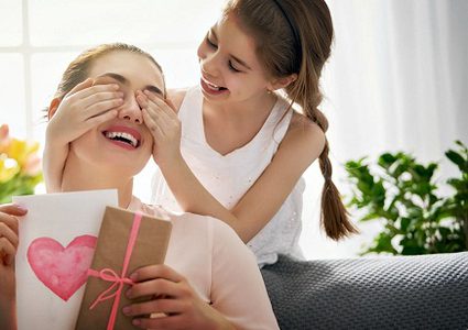 هدية عيد الام حسب برجها الفلكي