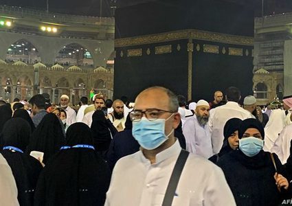 السعودية: الحج والعمرة تسمح لغير المحصنين بأداء العمرة