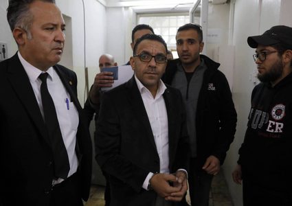 سلطات الاحتلال تمدد توقيف محافظ القدس عدنان غيث ليوم غد