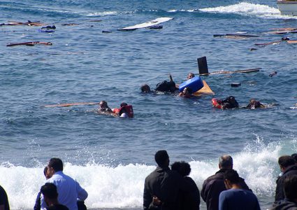 مصرع 17 مهاجرًا غرقًا قبالة ساحل تونس