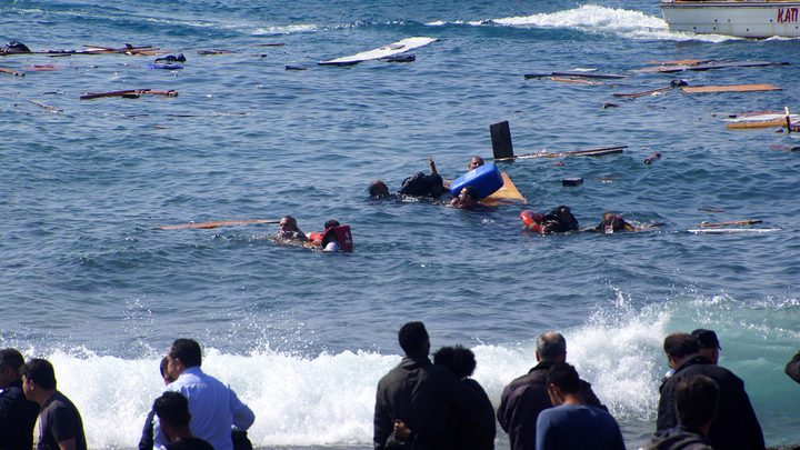 مصرع 17 مهاجرًا غرقًا قبالة ساحل تونس