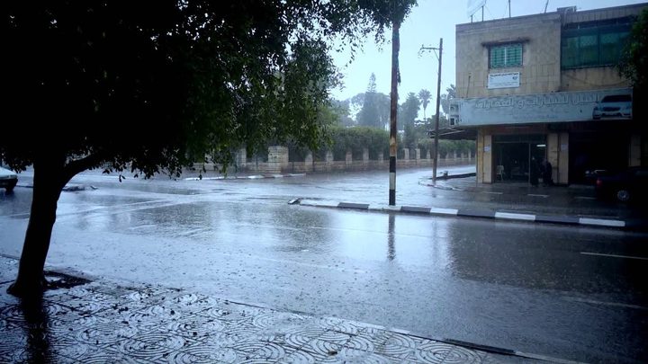 الطقس: أجواء غائمة وشديدة البرودة وانخفاض على درجات الحرارة