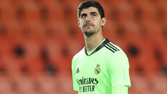 كورتوا يوجه انتقادًا مبطنًا لأنشيلوتي