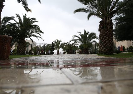 الطقس: أجواء غائمة وشديدة البرودة وأمطار متفرقة