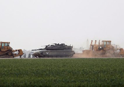 آليات الاحتلال تتوغل شرق البريج