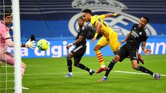 برشلونة يسحق الريال بأربعة أهداف في الكلاسيكو