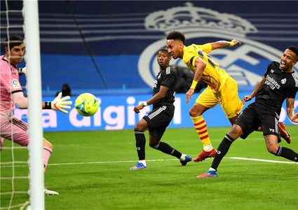 برشلونة يسحق الريال بأربعة أهداف في الكلاسيكو