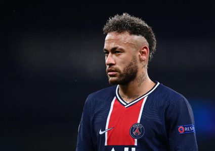 نيمار يصل المران "مخمورًا "