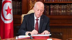 الرئيس التونسي يواصل التقدم في استطلاعات الرأي