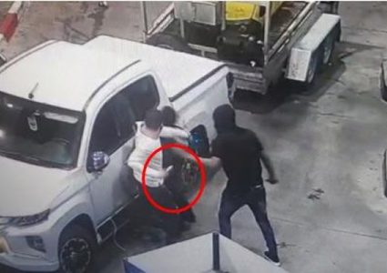 تظاهرة حاشدة لمنتفعي الشؤون الاجتماعية بغزة للمطالبة بصرف مخصصاتهم