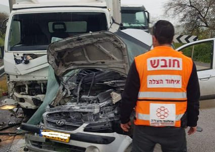 إصابتان إحداهما حرجة في حادث طرق قرب طبرية