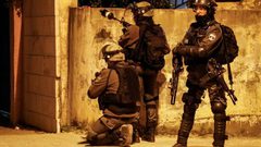 الاحتلال يداهم نادي "هلال القدس"