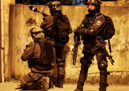 الاحتلال يداهم نادي "هلال القدس"