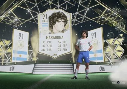 ما سبب حجب اسم مارادونا من لعبة "فيفا"؟