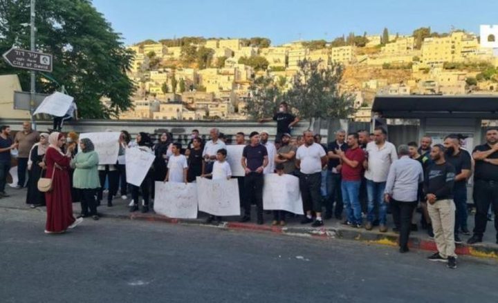 وقفة في سلوان رفضا لتحويل أراضي وادي الربابة لحدائق "توراتية"