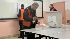 لحظة اغلاق مراكز الاقتراع في المرحلة الثانية من الانتخابات المحلية