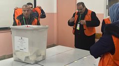 لحظة اغلاق مراكز الاقتراع في المرحلة الثانية من الانتخابات المحلية
