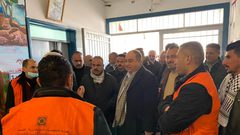 محافظ نابلس في جولة تفقدية لسير الانتخابات في مراكز الاقتراع