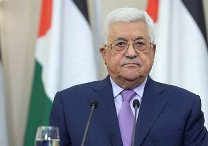 الرئيس يدلي بصوته في الانتخابات المحلية في مدينة البيرة