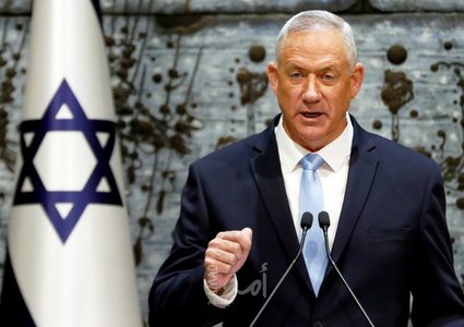 مصدر عبري: غانتس لم يعرض على بينيت رغبته في المشاركة بلقاء عباس وعبدالله الثاني