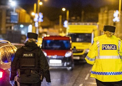 إيرلندا الشمالية: اعتقال شخصين من جماعة شبه عسكرية على خلفية تهديد أمني