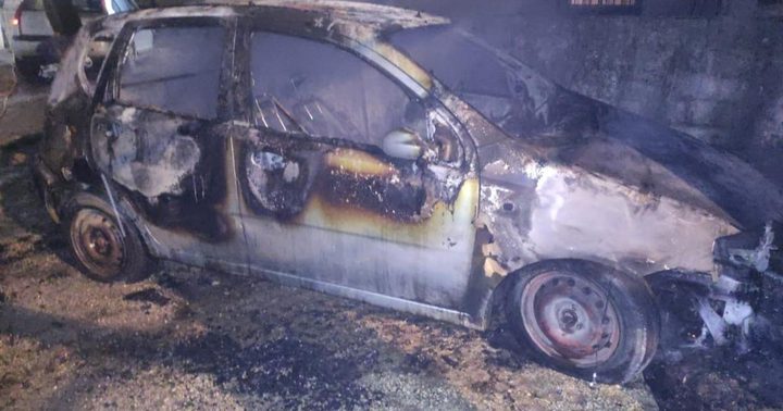 مستوطنون يحرقون أربع مركبات في جالود جنوب نابلس