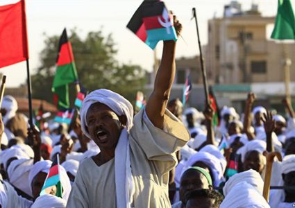 البرهان يحلّ مجالس أمناء الجامعات الحكومية في السودان