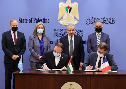 توقيع اتفاقيات دعم من فرنسا لصالح قطاع المياه وترميم موقع تل أم العامر