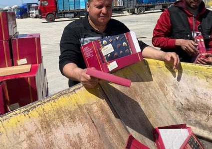 غزة: إتلاف شوكولاتة تحتوي على كحول وإحالة تاجر للنيابة