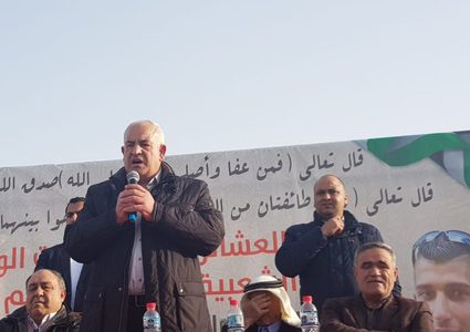 وزير الداخلية يشارك بمراسم الصلح العشائري في مخيم بلاطة