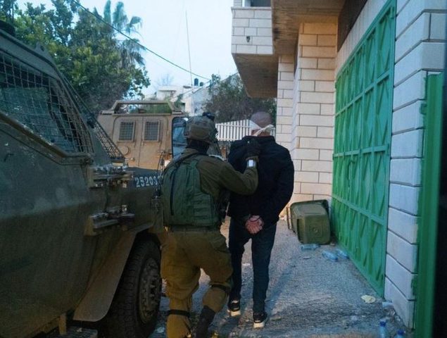 الاحتلال يجري مسحاً هندسياً لمنزل منفذ عملية بني براك