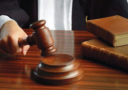 السجن 10 سنوات لمدانين بتهمة الاتجار بالمخدرات