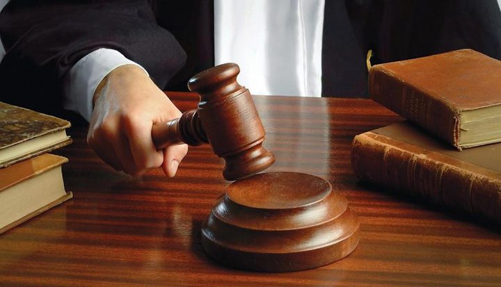 السجن 10 سنوات لمدانين بتهمة الاتجار بالمخدرات