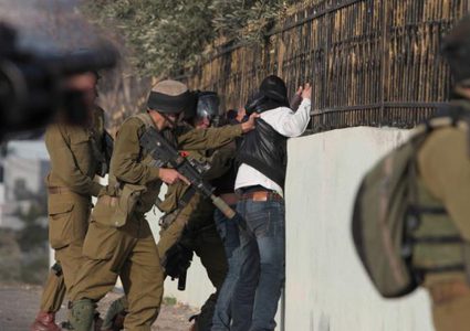 الاحتلال يعتقل شابا مقدسيا