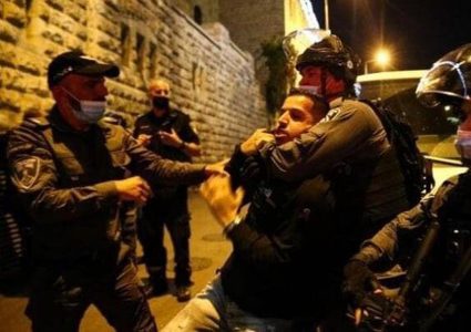 الاحتلال يعتقل شابا في القدس