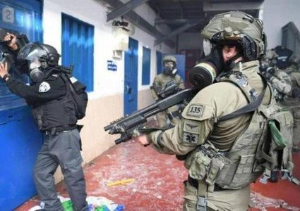 إصابات بين أسرى "مجدو" بعد اقتحام واسع نفّذته قوات الاحتلال