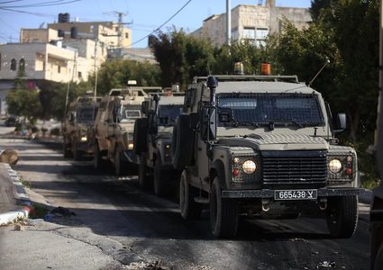 من اقتحام قوات الاحتلال لمخيم جنين صباح اليوم الخميس وتصدي المواطنين لهم- مما أدى لاستشهاد شابين واصابة 15 أخرين