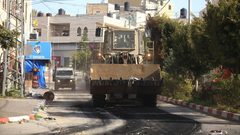 من اقتحام قوات الاحتلال لمخيم جنين صباح اليوم الخميس وتصدي المواطنين لهم- مما أدى لاستشهاد شابين واصابة 15 أخرين