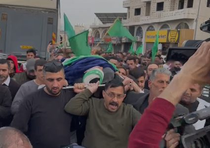 جماهير شعبنا في الخليل تشيع جثمان الشهيد الأطرش