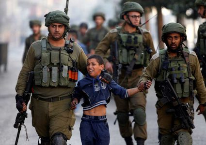 الاحتلال يفرج عن الطفل شكري عمر من رافات قضاء القدس بكفالة