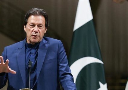 عمران خان يتهم واشنطن بدعم تحرك للإطاحة به