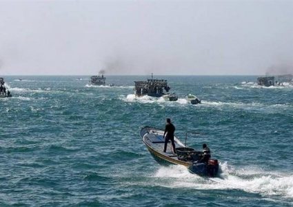 الاحتلال يستهدف صيادي بحر خانيونس
