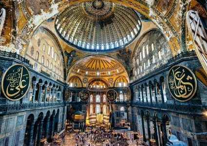 لأول مرة منذ ٨٨ عام ..صلاة التروايح في أيا صوفيا